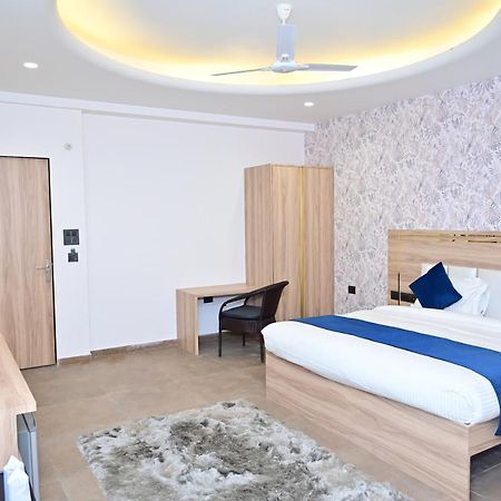 The Dwelling Inn Greater Noida Extérieur photo