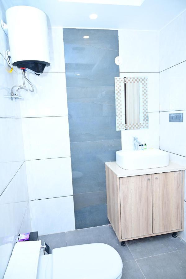 The Dwelling Inn Greater Noida Extérieur photo