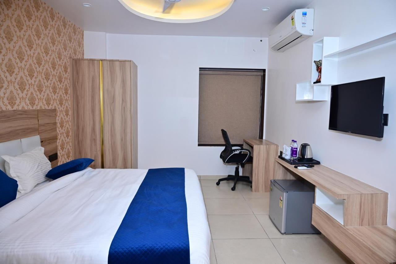 The Dwelling Inn Greater Noida Extérieur photo