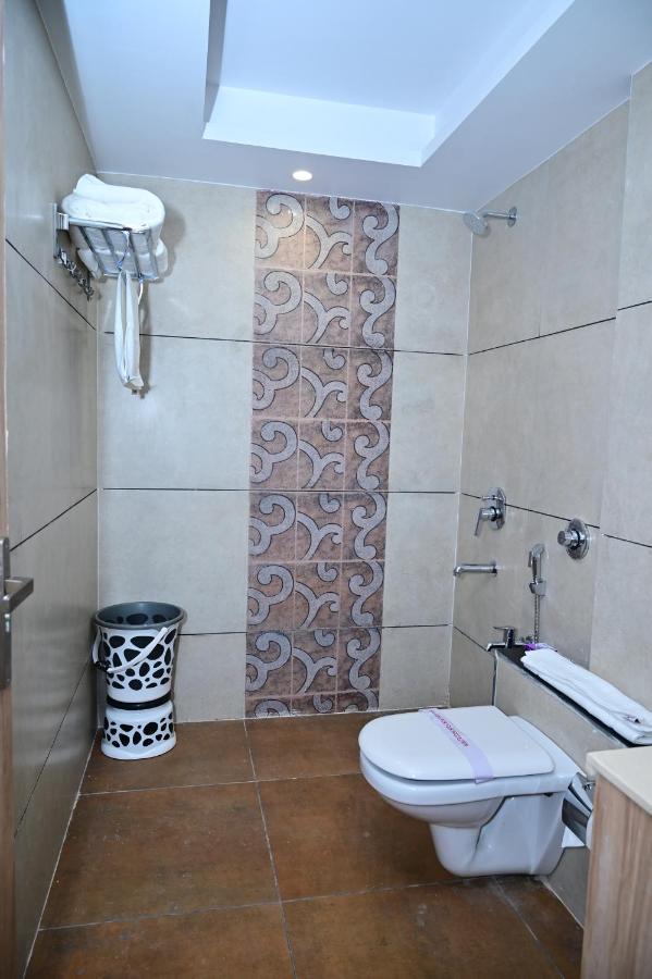 The Dwelling Inn Greater Noida Extérieur photo