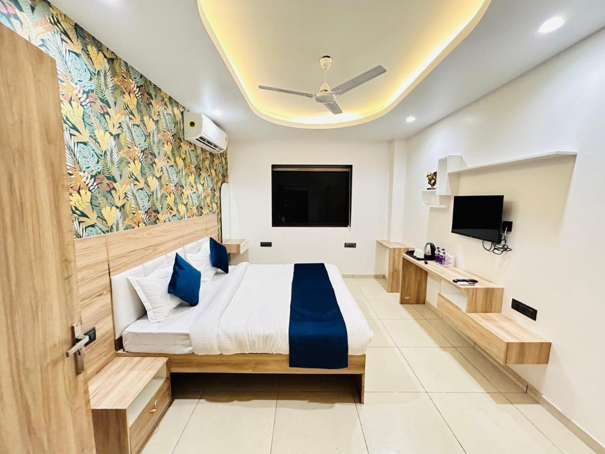 The Dwelling Inn Greater Noida Extérieur photo