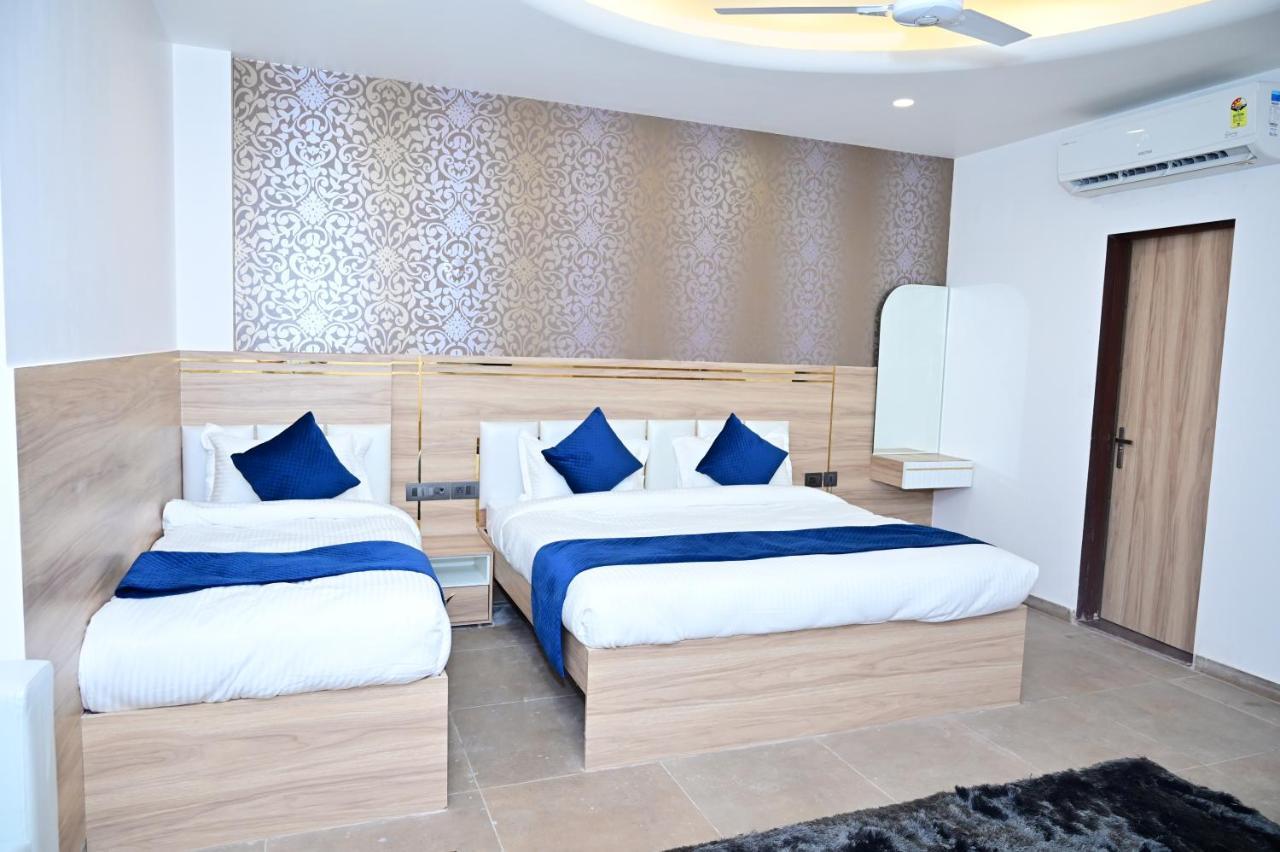 The Dwelling Inn Greater Noida Extérieur photo