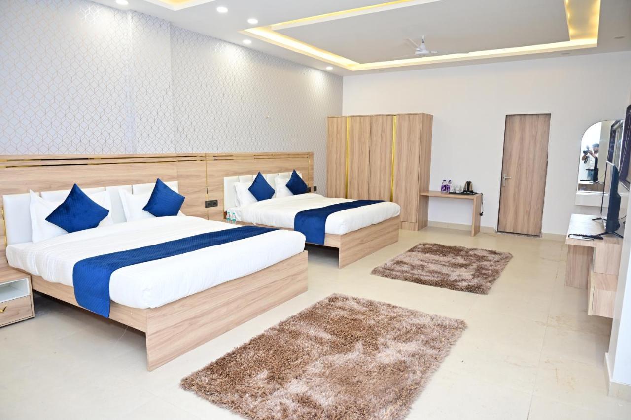 The Dwelling Inn Greater Noida Extérieur photo