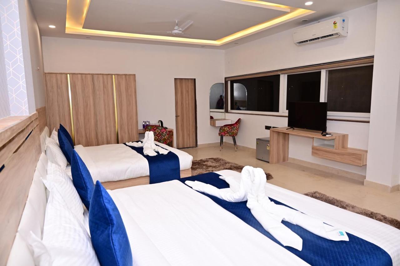 The Dwelling Inn Greater Noida Extérieur photo