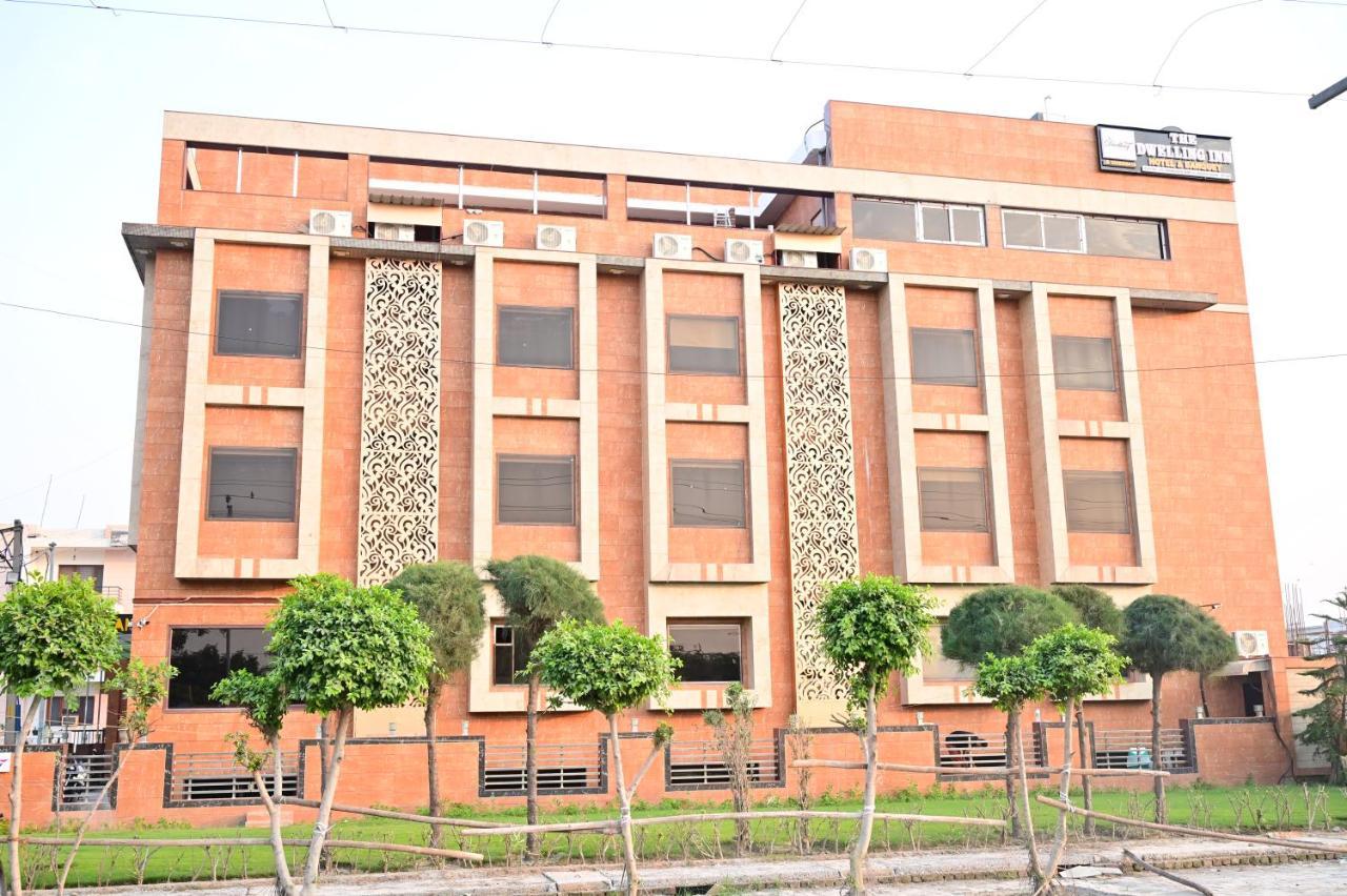 The Dwelling Inn Greater Noida Extérieur photo