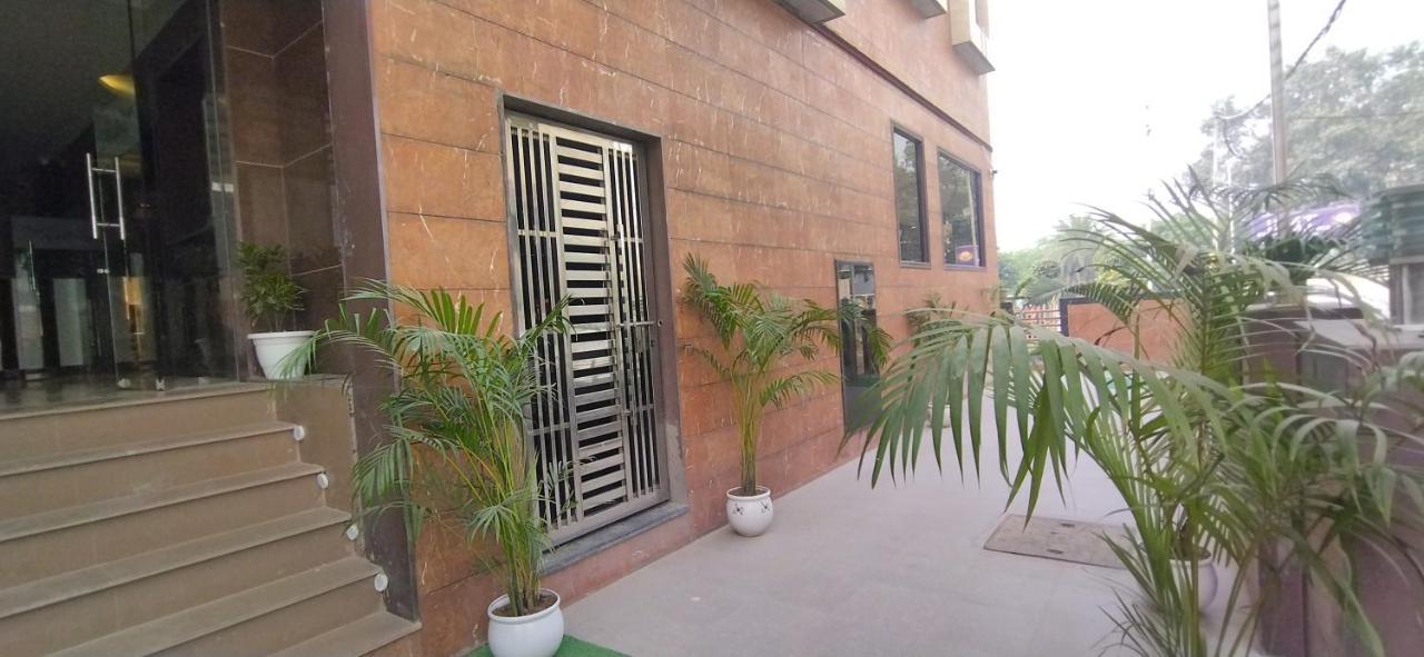 The Dwelling Inn Greater Noida Extérieur photo