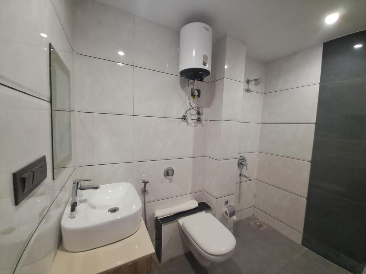 The Dwelling Inn Greater Noida Extérieur photo