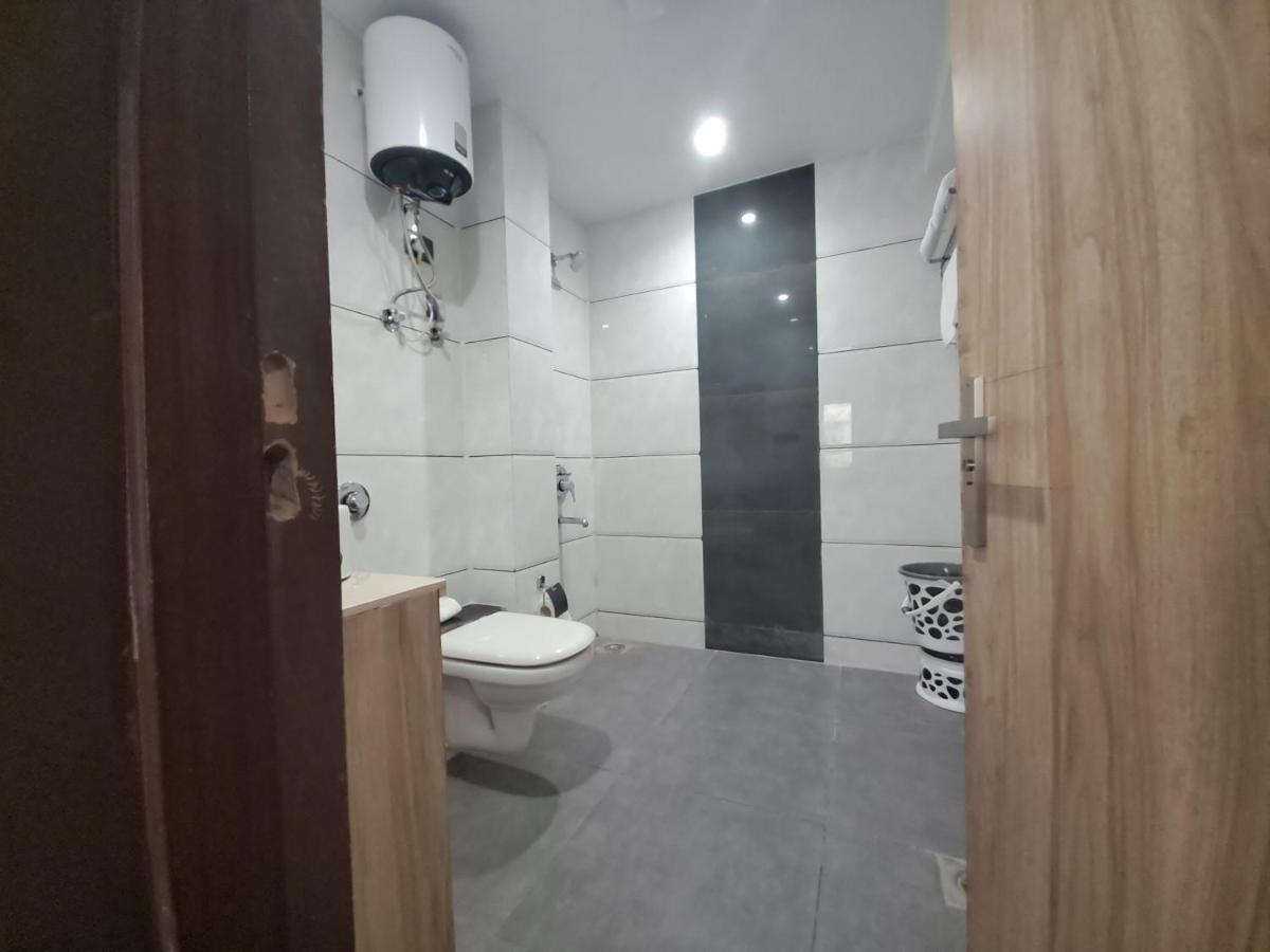 The Dwelling Inn Greater Noida Extérieur photo