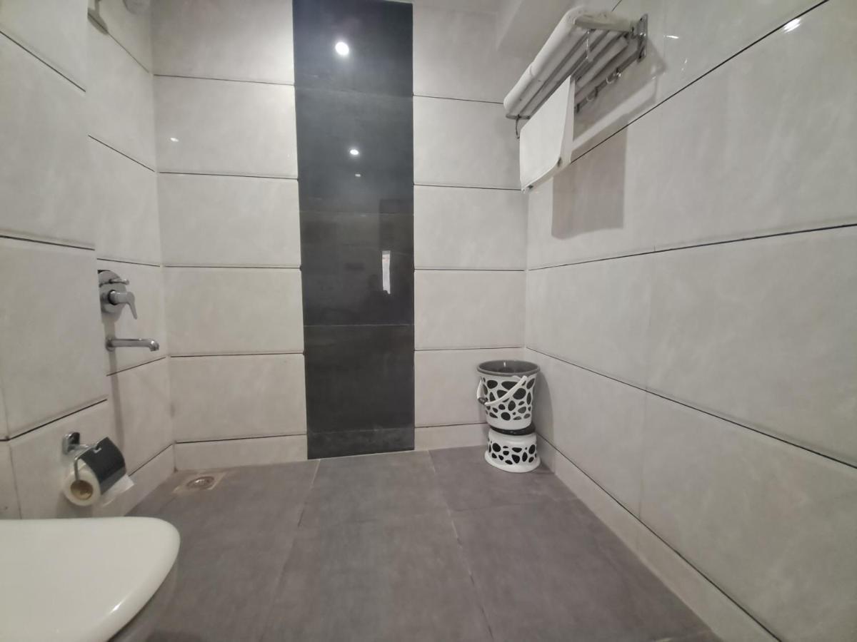 The Dwelling Inn Greater Noida Extérieur photo