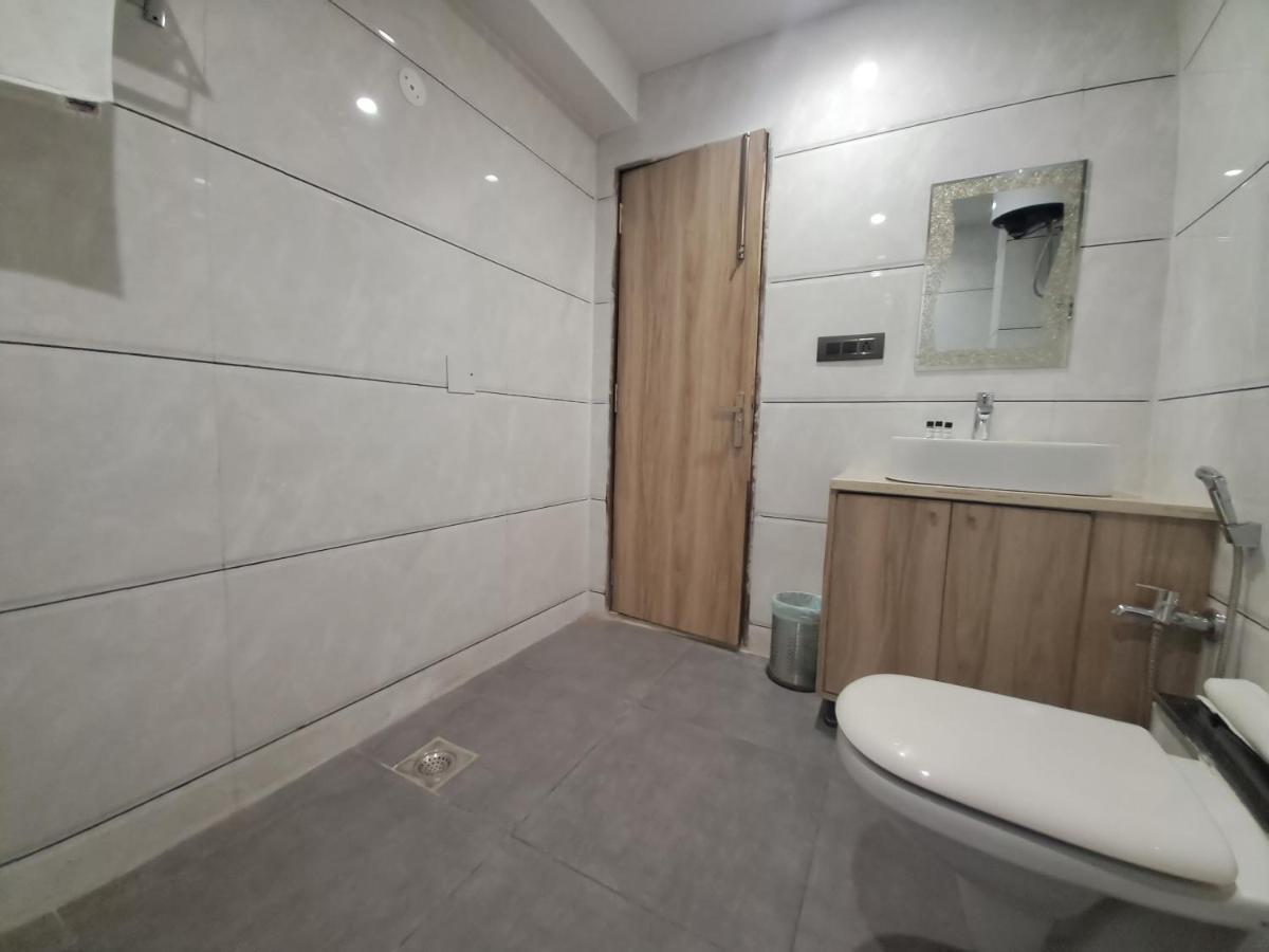 The Dwelling Inn Greater Noida Extérieur photo